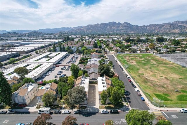 9927 Independence Avenue C, Chatsworth, CA 91311