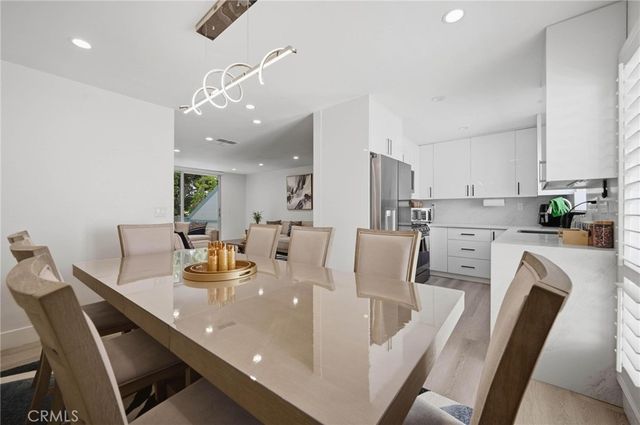 9927 Independence Avenue C, Chatsworth, CA 91311