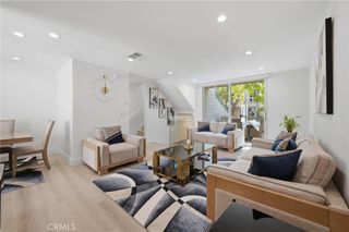 9927 Independence Avenue C, Chatsworth, CA 91311