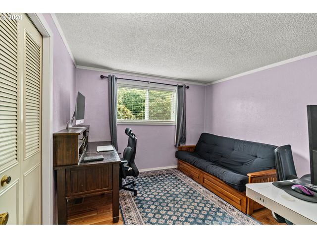 7027 S E St, Springfield, OR 97478