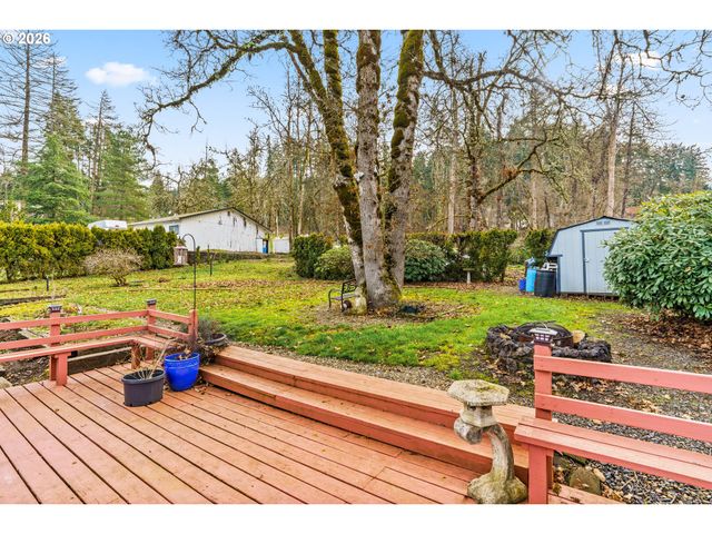 7027 S E St, Springfield, OR 97478