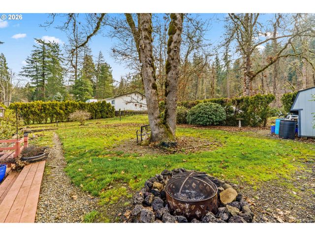 7027 S E St, Springfield, OR 97478