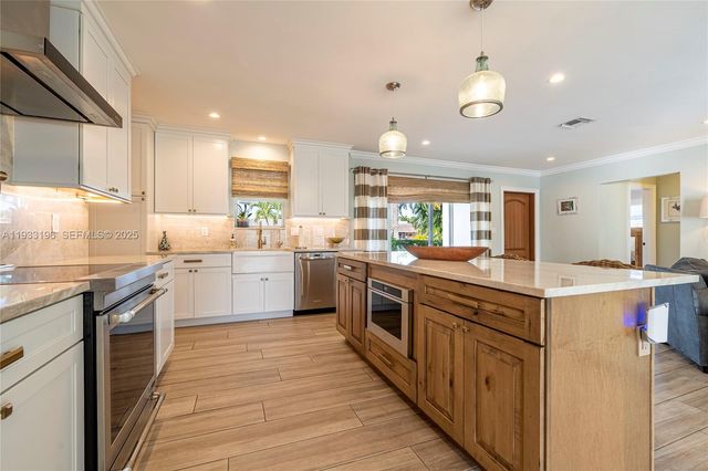 2832 NE 34th St, Lighthouse Point, FL 33064