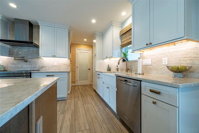 2832 NE 34th St, Lighthouse Point, FL 33064