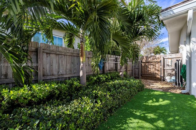 2832 NE 34th St, Lighthouse Point, FL 33064