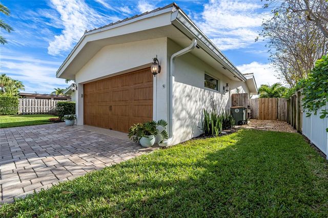 2832 NE 34th St, Lighthouse Point, FL 33064