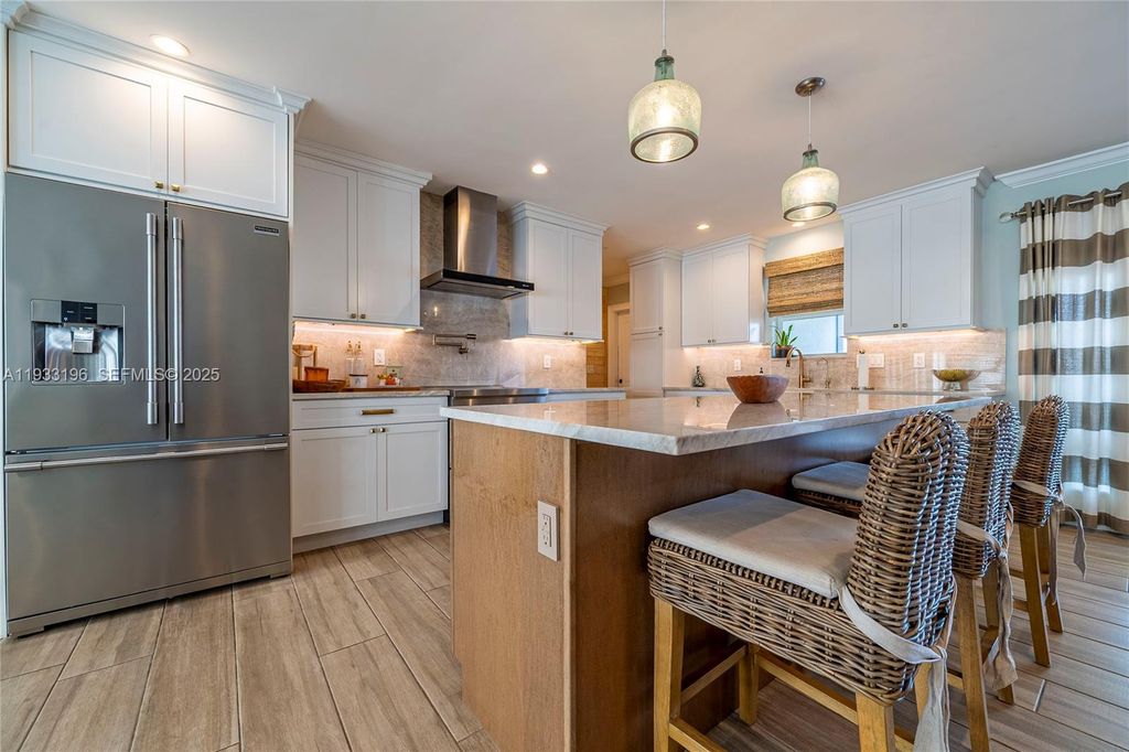 Image 17 of property listing at 2832 NE 34th St, Lighthouse Point, FL 33064