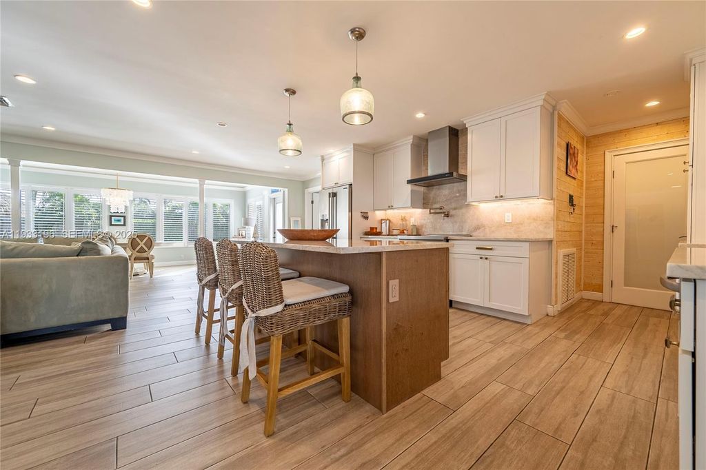 Image 18 of property listing at 2832 NE 34th St, Lighthouse Point, FL 33064