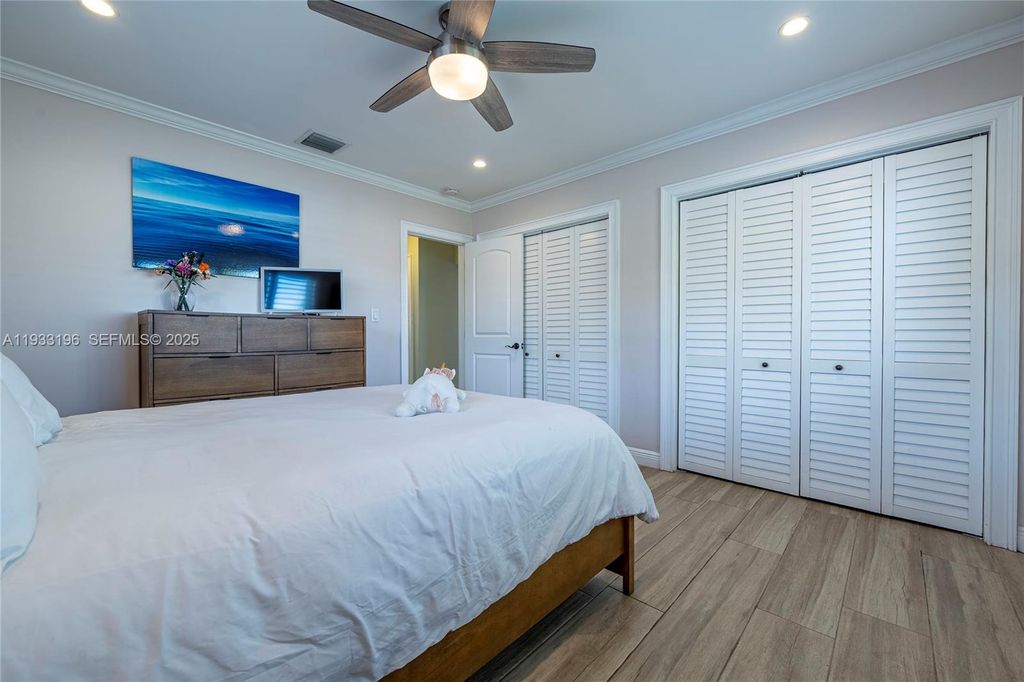 Image 41 of property listing at 2832 NE 34th St, Lighthouse Point, FL 33064