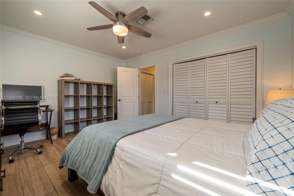 Image 46 of property listing at 2832 NE 34th St, Lighthouse Point, FL 33064