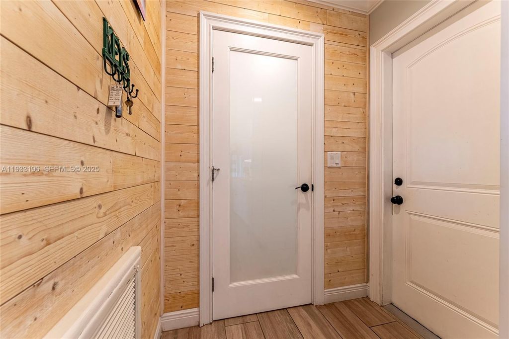 Image 47 of property listing at 2832 NE 34th St, Lighthouse Point, FL 33064