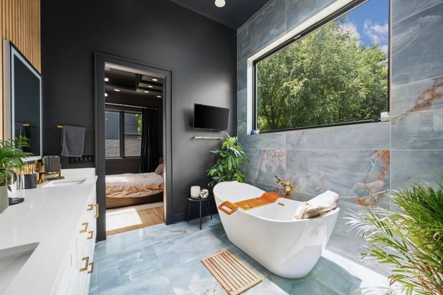 2328A Carter Ave, Nashville, TN 37206