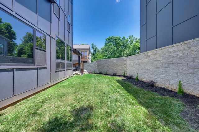 2328A Carter Ave, Nashville, TN 37206