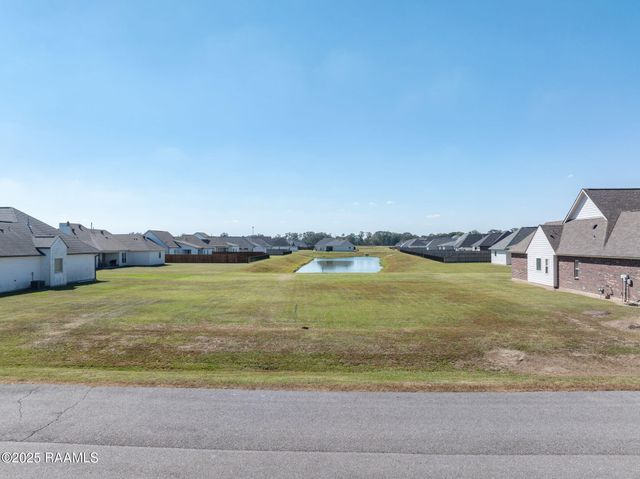 2313 Captains Row, Breaux Bridge, LA 70517