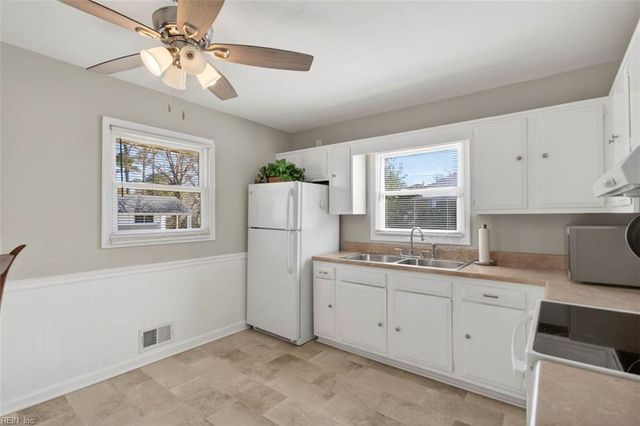 32 Warren DR, Portsmouth, VA 23701
