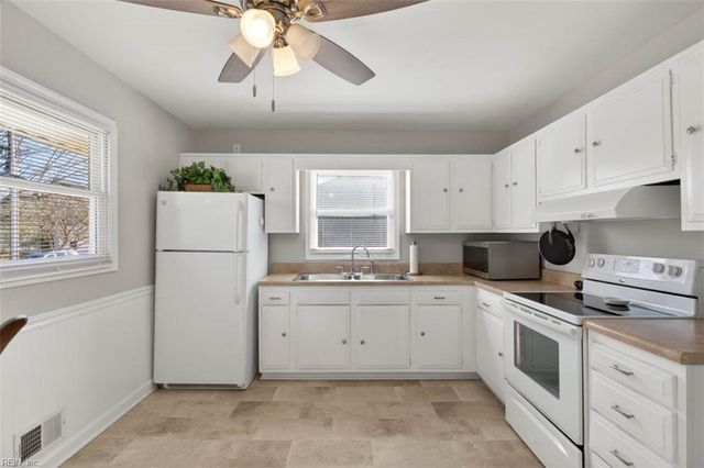 32 Warren DR, Portsmouth, VA 23701