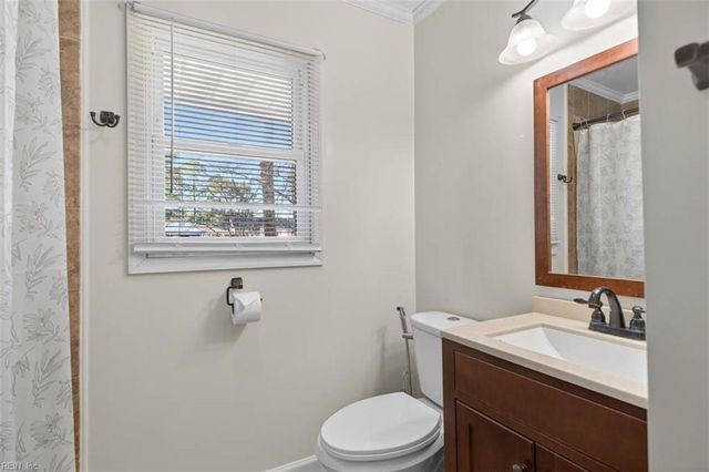 32 Warren DR, Portsmouth, VA 23701