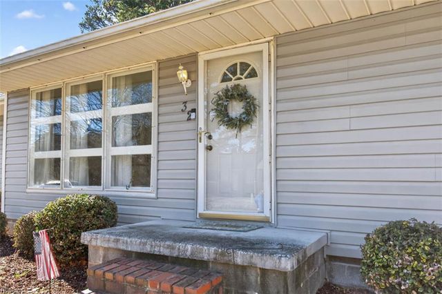 32 Warren DR, Portsmouth, VA 23701