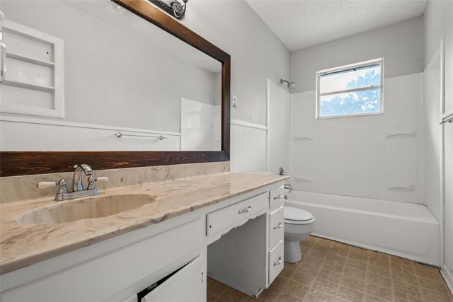 8718 Panther Drive, Woodway, TX 76712