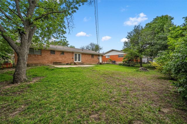 8718 Panther Drive, Woodway, TX 76712