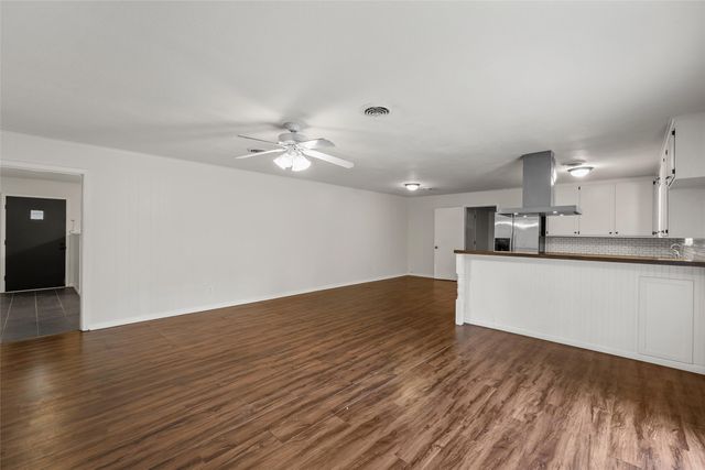 8718 Panther Drive, Woodway, TX 76712