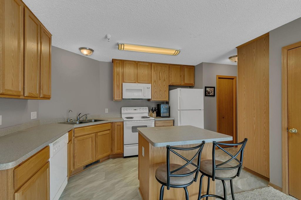 17529 69th Place N, Maple Grove, MN 55311 — photo 4