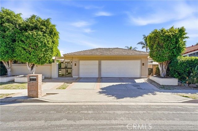 2910 E Shady Forest, Orange, CA 92867
