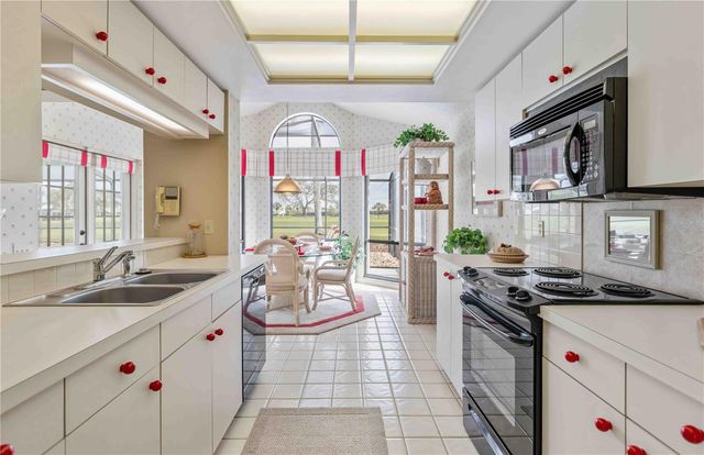 4364 PRESIDENTIAL AVENUE CIRCLE E, Bradenton, FL 34203