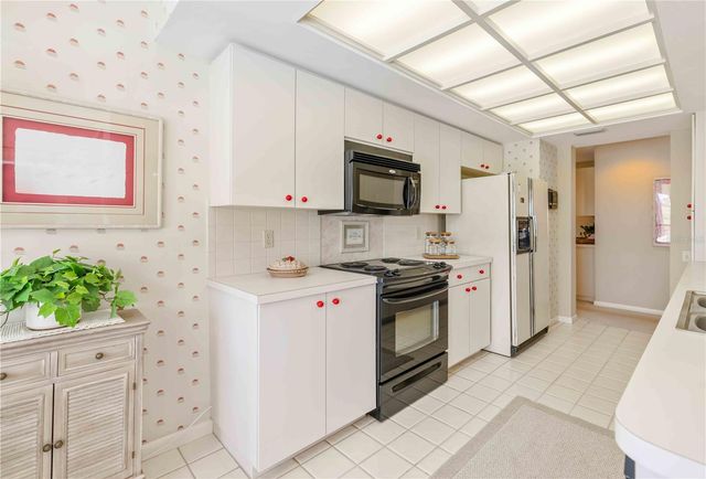 4364 PRESIDENTIAL AVENUE CIRCLE E, Bradenton, FL 34203