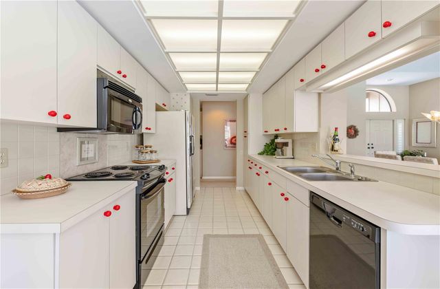 4364 PRESIDENTIAL AVENUE CIRCLE E, Bradenton, FL 34203