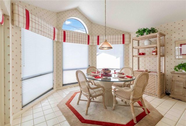 4364 PRESIDENTIAL AVENUE CIRCLE E, Bradenton, FL 34203