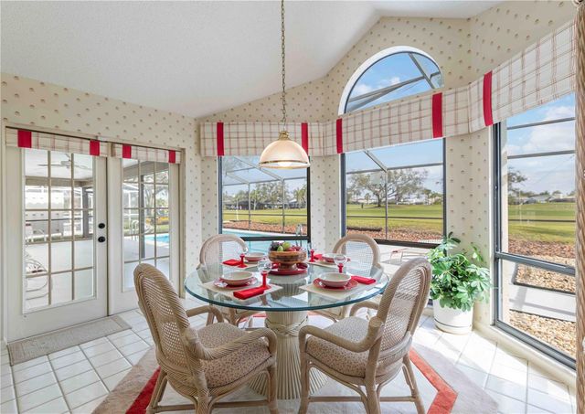 4364 PRESIDENTIAL AVENUE CIRCLE E, Bradenton, FL 34203