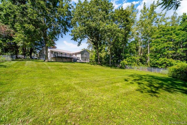 23 McIntosh Drive, Poughkeepsie, NY 12603