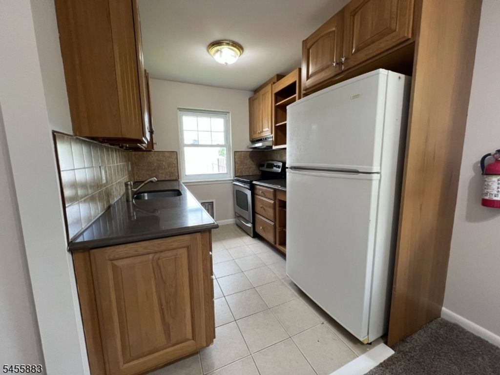 162 Belleville Ave 1B, Bloomfield Twp., NJ 07003 — photo 3