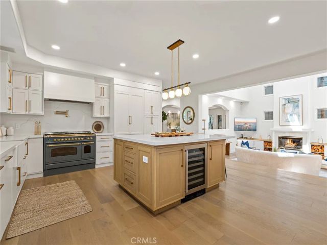 2300 John Street, Manhattan Beach, CA 90266