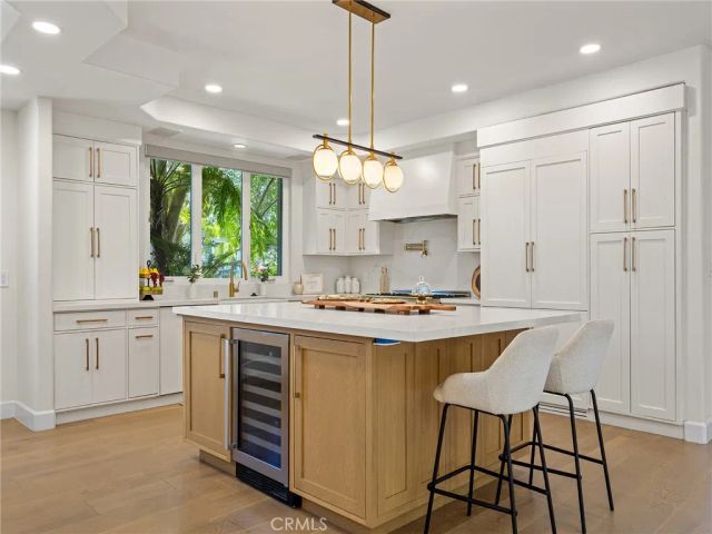 2300 John Street, Manhattan Beach, CA 90266