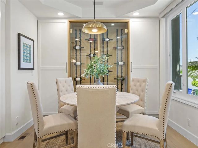 2300 John Street, Manhattan Beach, CA 90266