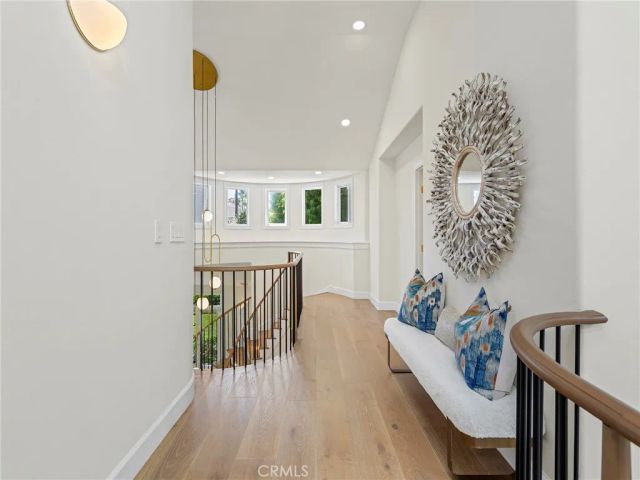 2300 John Street, Manhattan Beach, CA 90266