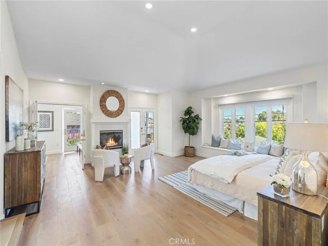 2300 John Street, Manhattan Beach, CA 90266