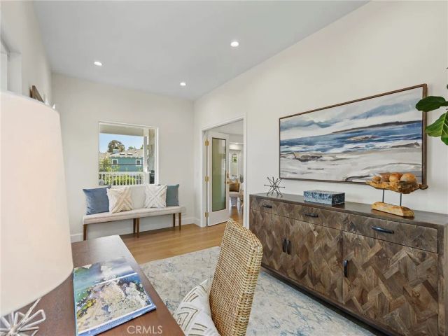 2300 John Street, Manhattan Beach, CA 90266