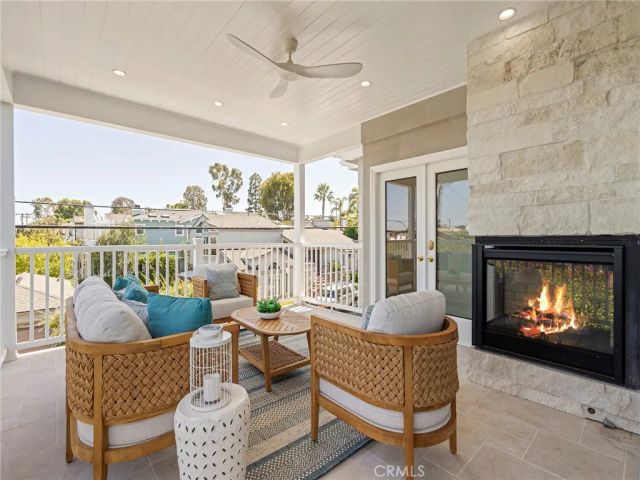 2300 John Street, Manhattan Beach, CA 90266