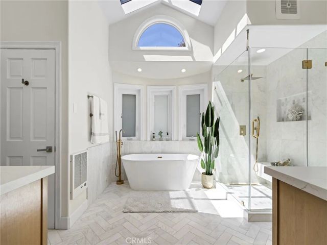 2300 John Street, Manhattan Beach, CA 90266