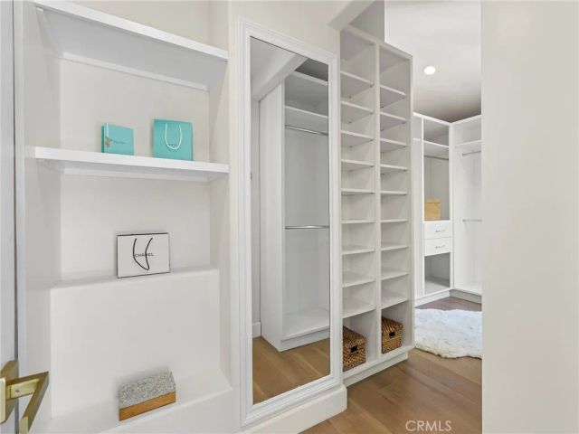 2300 John Street, Manhattan Beach, CA 90266