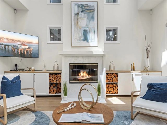 2300 John Street, Manhattan Beach, CA 90266