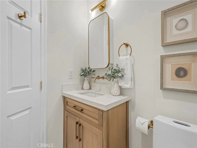 2300 John Street, Manhattan Beach, CA 90266