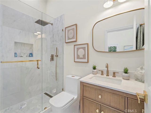 2300 John Street, Manhattan Beach, CA 90266