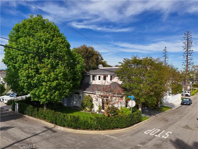 2300 John Street, Manhattan Beach, CA 90266