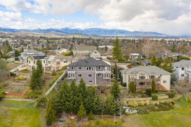 817 Amerman Drive, Phoenix, OR 97535