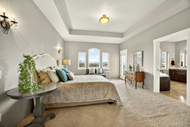 817 Amerman Drive, Phoenix, OR 97535