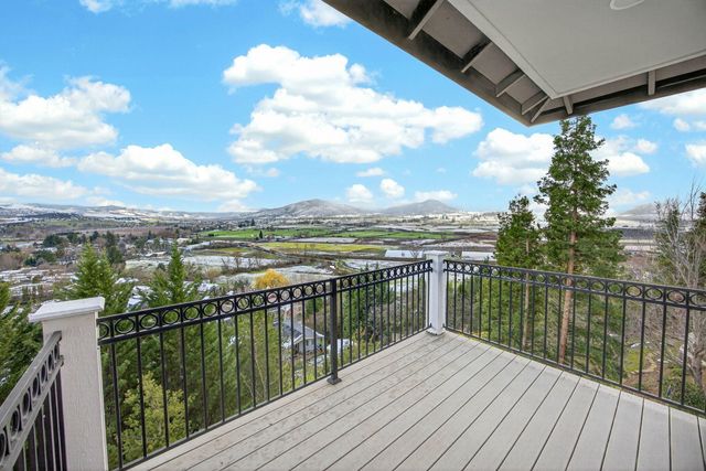 817 Amerman Drive, Phoenix, OR 97535